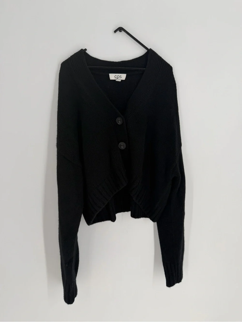 Cos Chunky Cropped Cashmere Wool Blend Cardigan In Black
